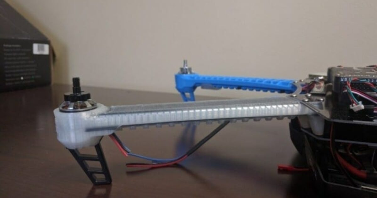 Karbon fiber drone parçası